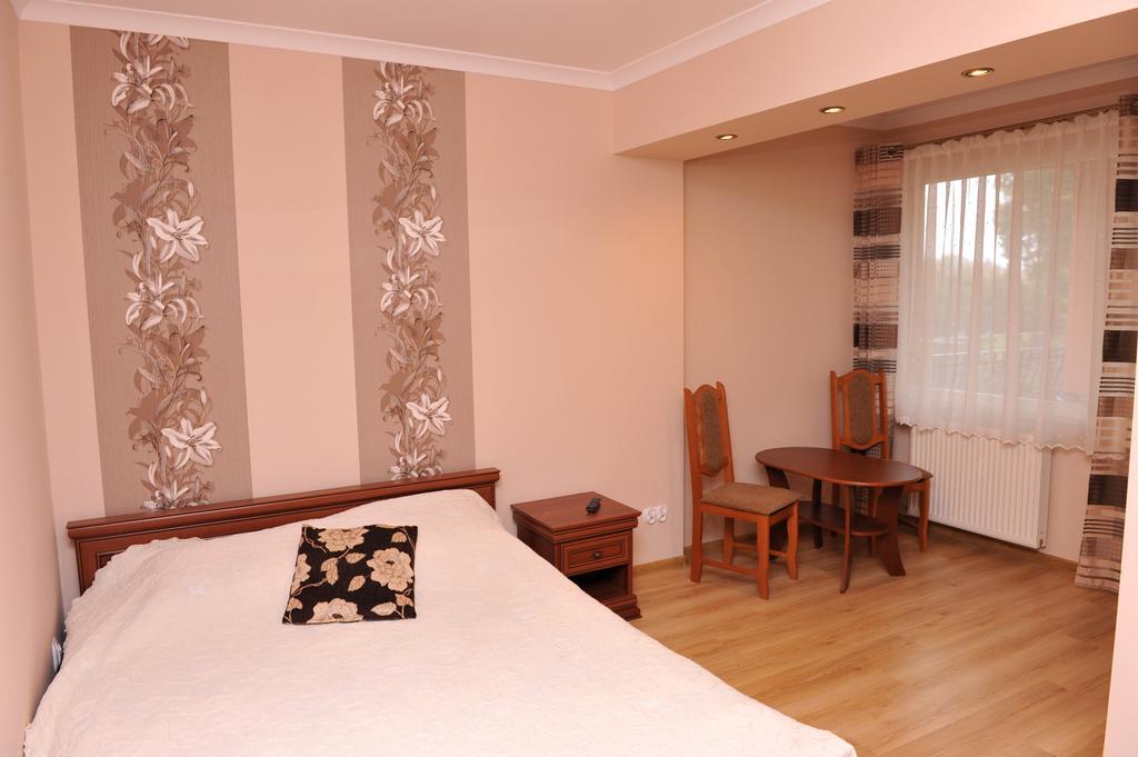 Pokoje I Apartamenty Iwona Ciechocinek Exterior foto